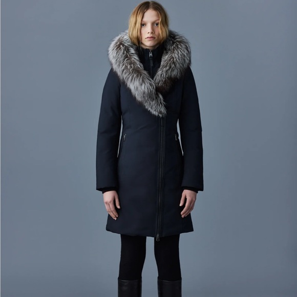 Mackage Trish in Silver Fox collar - Picture 2 of 7